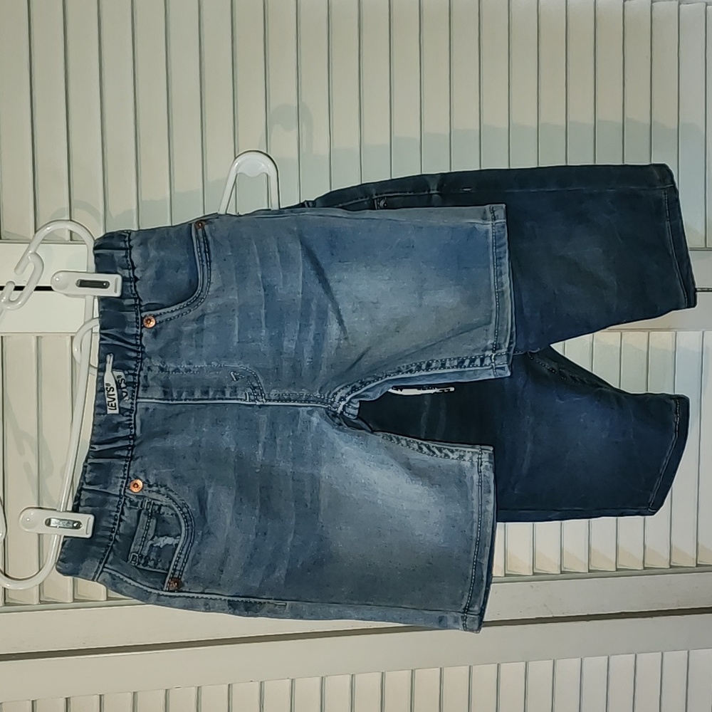 2 pair Levi's skinny jean shorts size 7